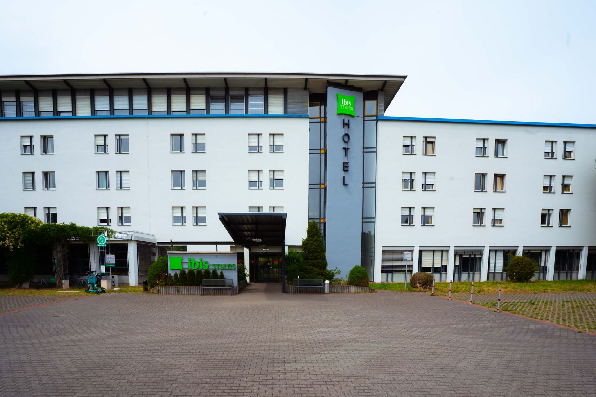 ibis Styles Darmstadt exterior and garden terrace